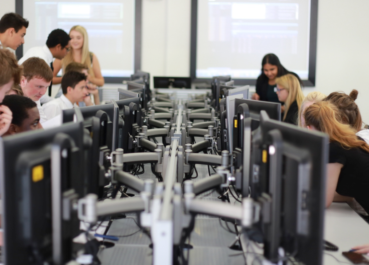 Learn from world-renowned academics and industry practitioners in exceptional facilities